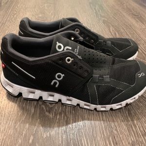 On cloud tennis shoes